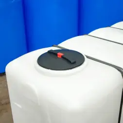 Емкость KR 4000л под плотность до 1.2 г/см3 белая в обрешетке (полный слив)