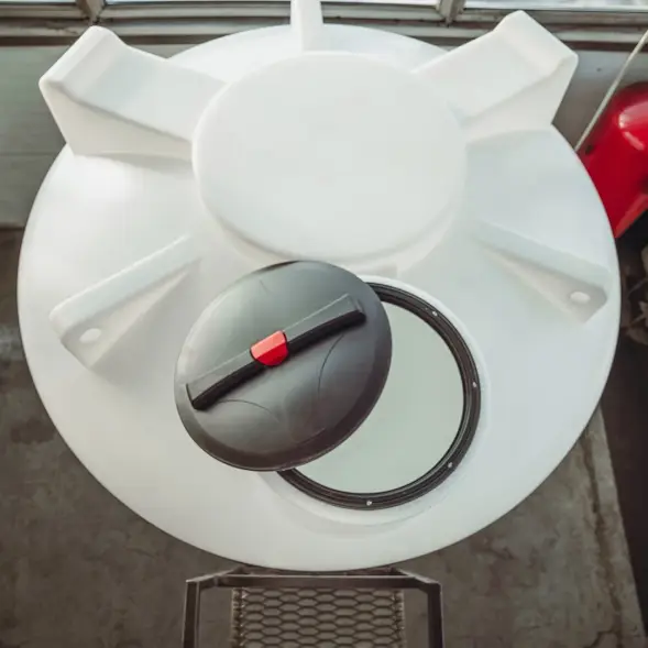 Емкость ЦКТ 5000 л с патрубком 110мм под плотность до 1,5 г/см3 белая в обрешетке